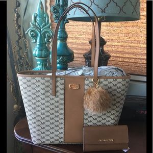 Michael Kors Center Stripe Emery LG Top Zip TOTE